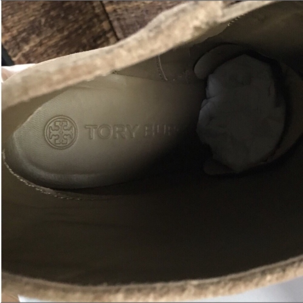TORY BURCH NEW SPORTY ANKLE LOGO LUG SOLE WEDGE BOOTIE-SUEDE-COLOR RIVER ROCK - Picture 11 of 16